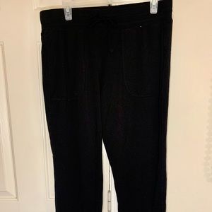 Women’s black stretchy yoga pants.